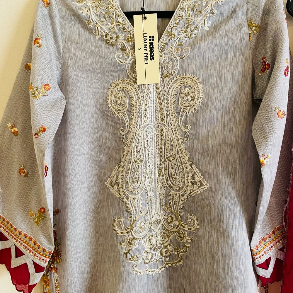 Elegant Gray and Pink Long Sleeve Dress - Picture 9 of 9